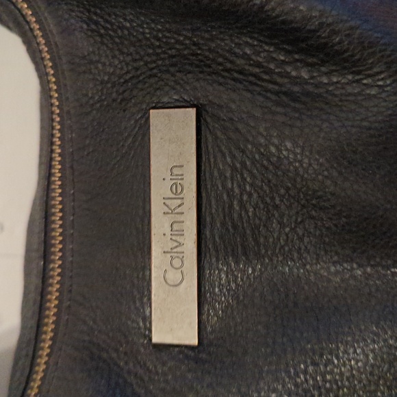 CK Leather and Metal shoulder bag - Picture 3 of 9